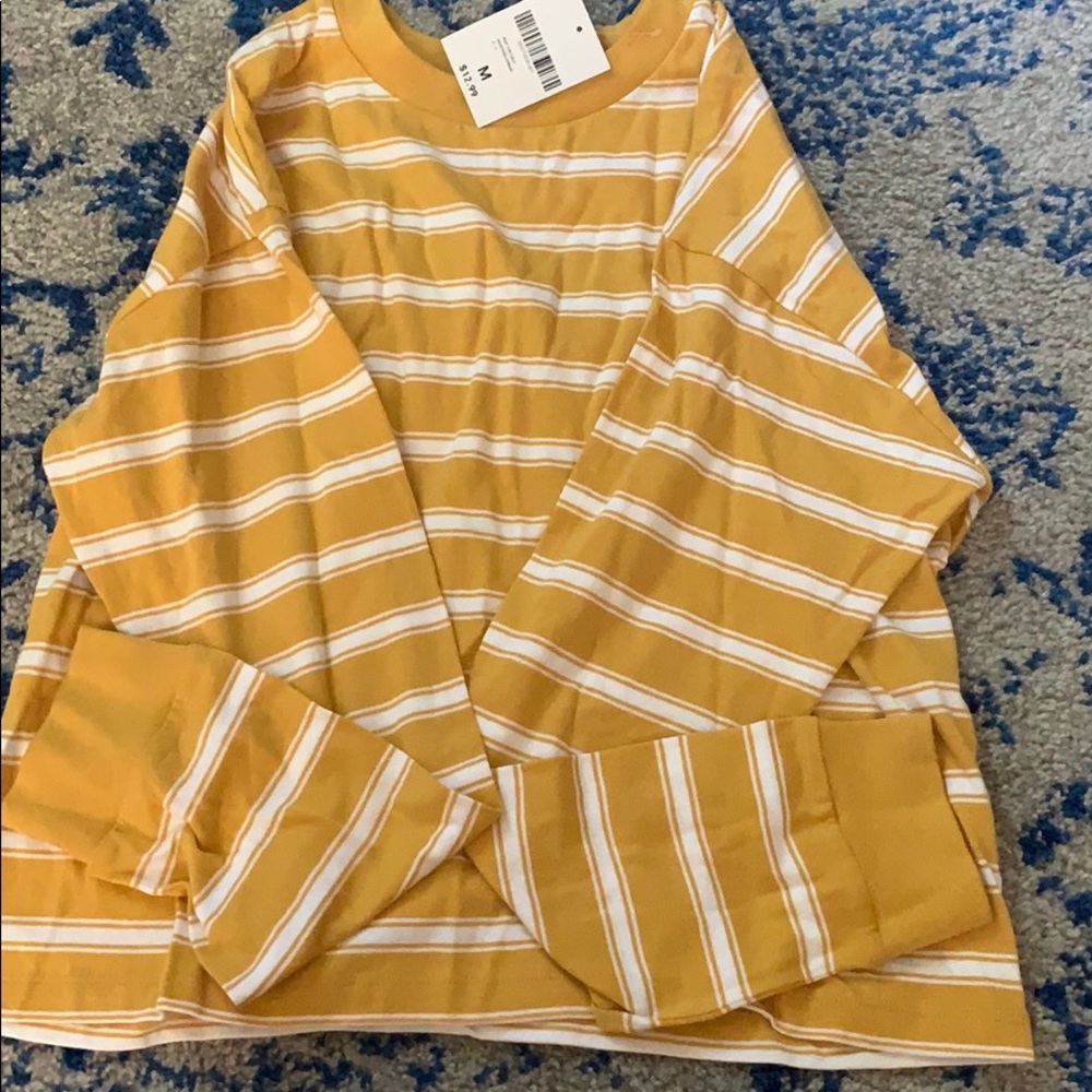 Long sleeve crop